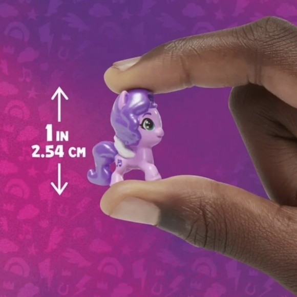 My Little Pony MINI PRINCESS PIPP PETALS Crystal Keychain Magic Portable Playset - Picture 10 of 11